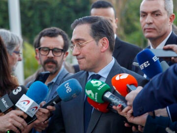 El ministro español de Exteriores, José Manuel Albares, ante los medios de comunicación