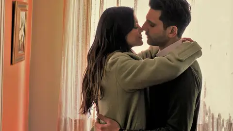 Avance de ‘Secretos de familia’: La identidad del asesino de Engin, a punto de salir a la luz mientras Ceylin e Ilgaz comienzan una nueva etapa Avance de ‘Secretos de familia’: La identidad del asesino de Engin, a punto de salir a la luz mientras Ceylin e Ilgaz comienzan una nueva etapa