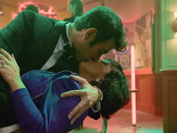 Un beso, un baile y un amor de cuento de hadas: Rocío sueña despierta con Hugo Un beso, un baile y un amor de cuento de hadas: Rocío sueña despierta con Hugo