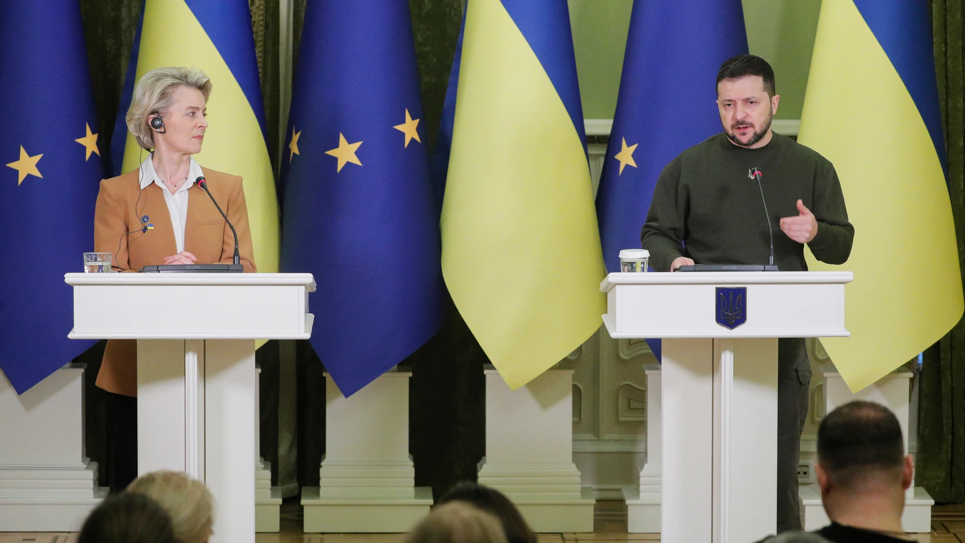 El presidente ucraniano, Volodímir Zelenski, y la presidenta de la Comisión Europea, Ursula von der Leyen