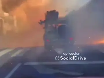 Lanzan petardos desde un coche y provocan una explosión Lanzan petardos desde un coche y provocan una explosión