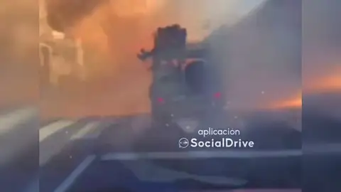 Lanzan petardos desde un coche y provocan una explosión Lanzan petardos desde un coche y provocan una explosión