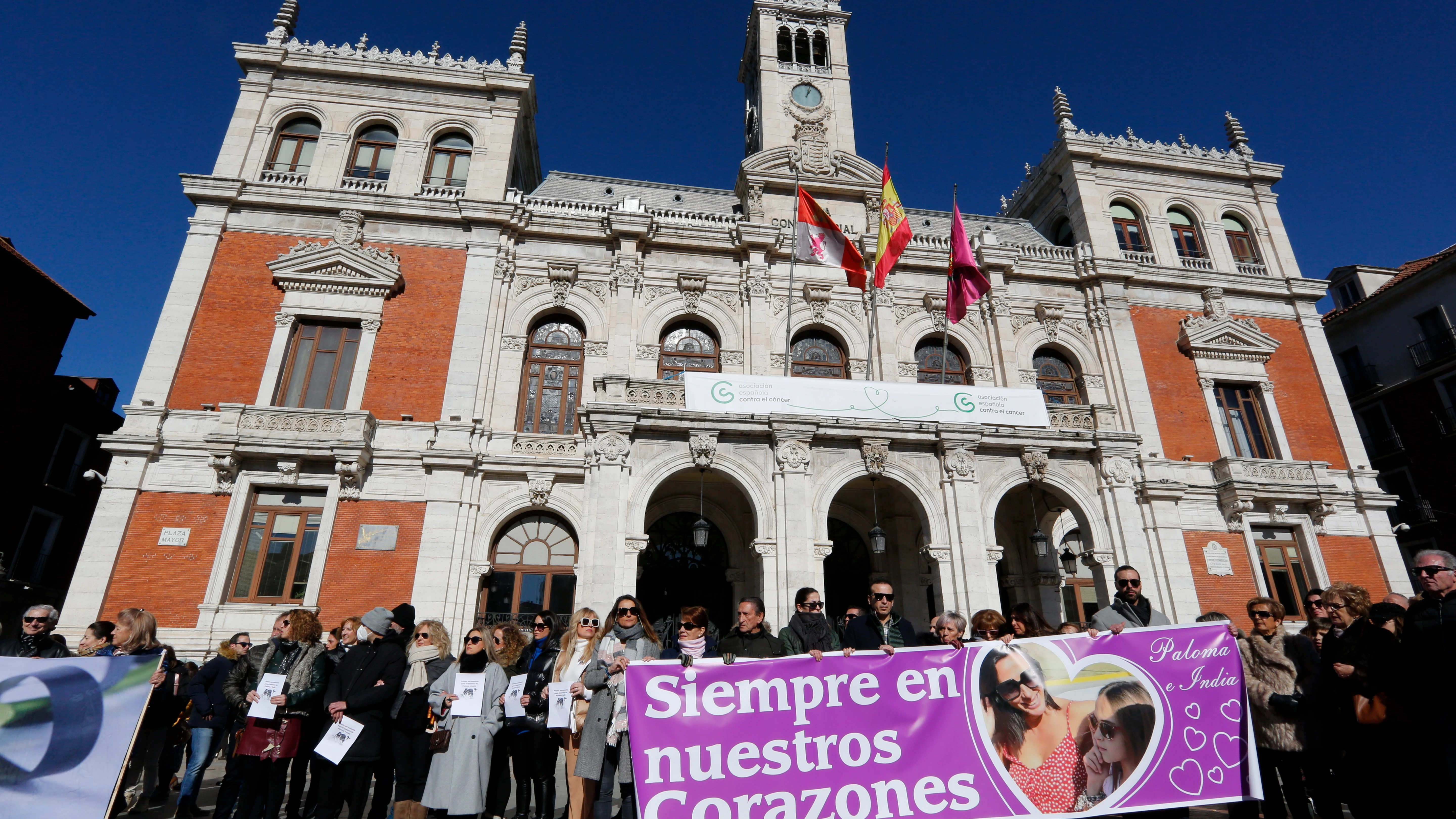 Concentraci&oacute;n en Valladolid por el asesinato de Paloma Pinedo y su hija de ocho a&ntilde;os, India