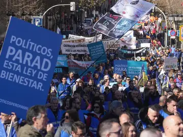 Manifestación contra la ley de bienestar animal Manifestación contra la ley de bienestar animal
