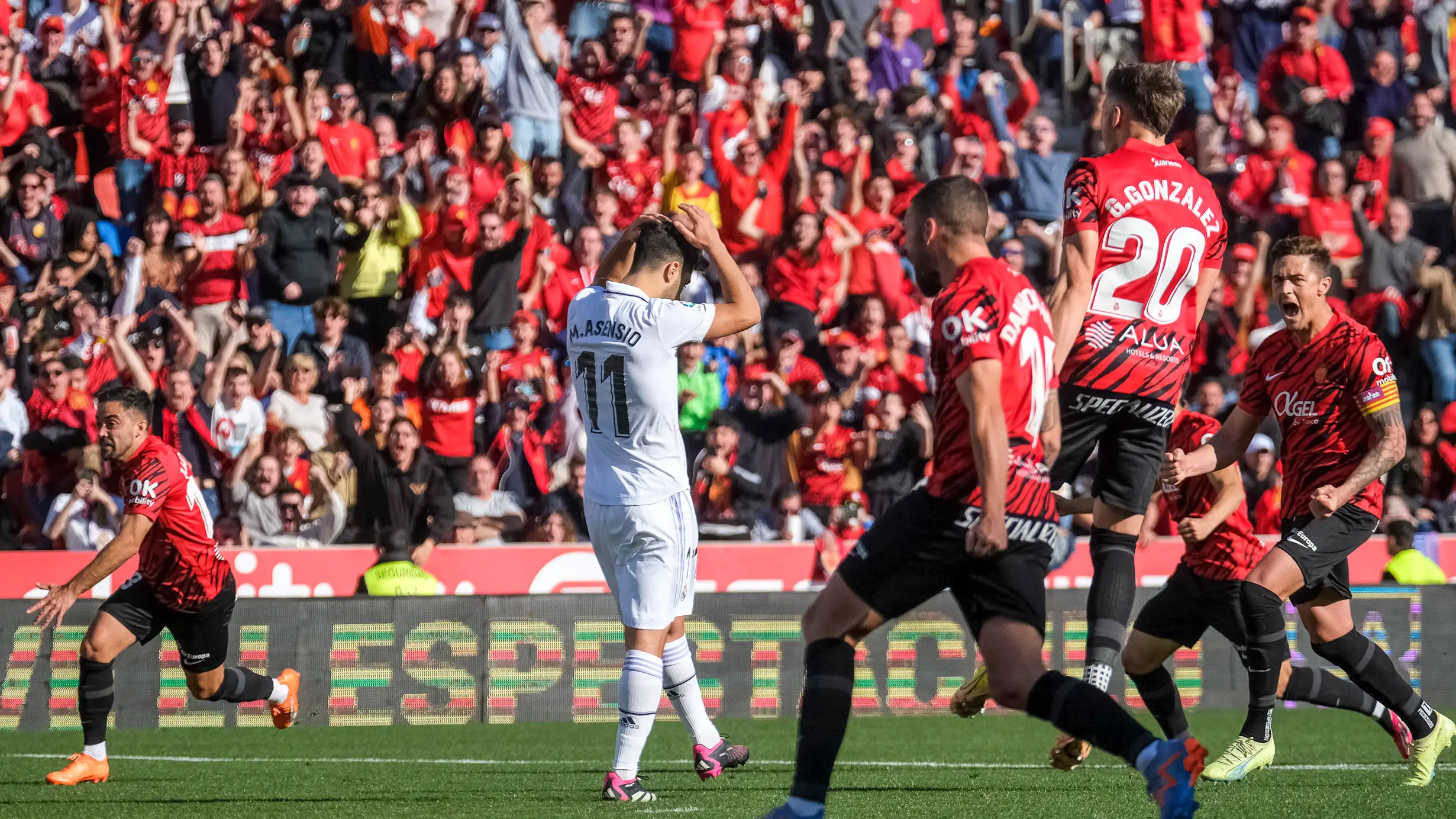 Asensio se lamenta tras fallar un penalti ante el Mallorca Asensio se lamenta tras fallar un penalti ante el Mallorca