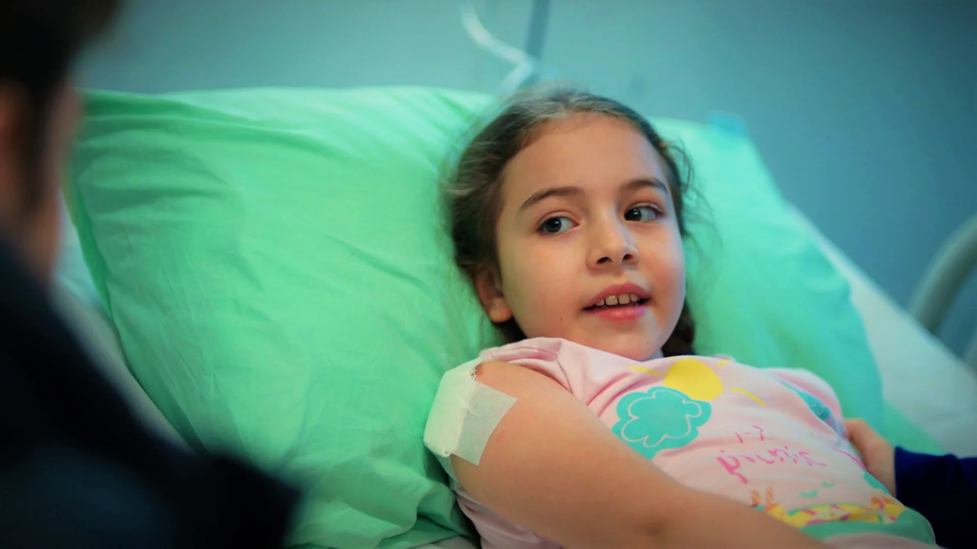 En el último capítulo de ‘Hermanos’: Por fin la suerte sonríe a los Eren...¡Emel sale ilesa del accidente!