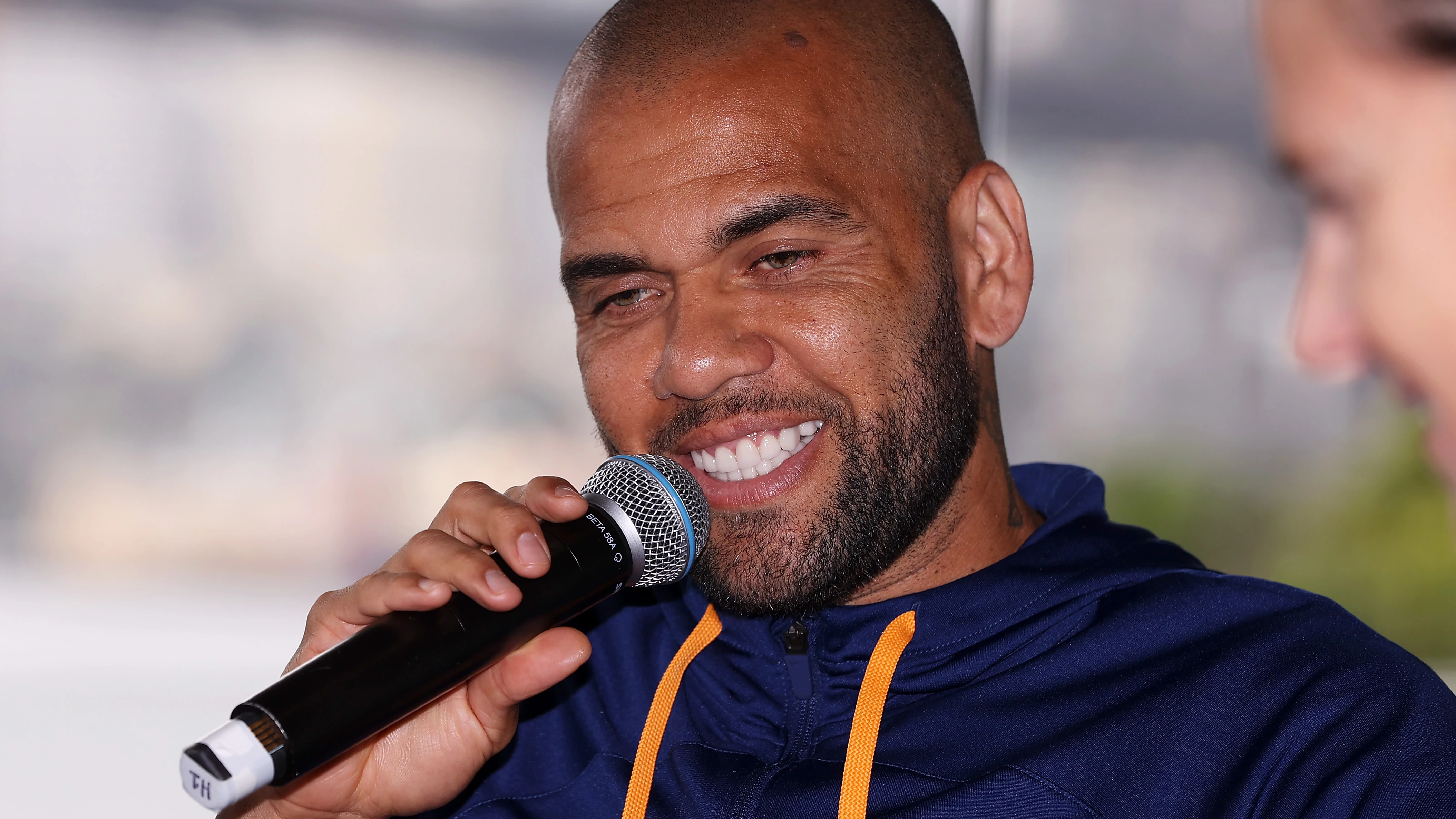 El futbolista Dani Alves durante un acto El futbolista Dani Alves durante un acto