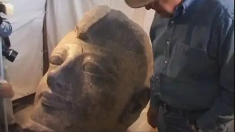 Descubrimiento tumba de la época de Tutankamón Descubrimiento tumba de la época de Tutankamón