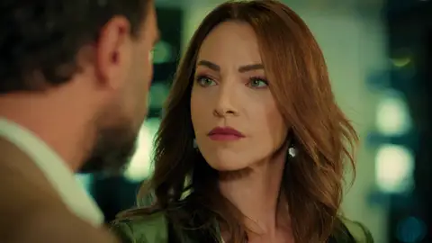 Ayla no le va a poner las cosas fáciles a Resul y decide no aceptar su propuesta de divorcio. Ayla no le va a poner las cosas fáciles a Resul y decide no aceptar su propuesta de divorcio.