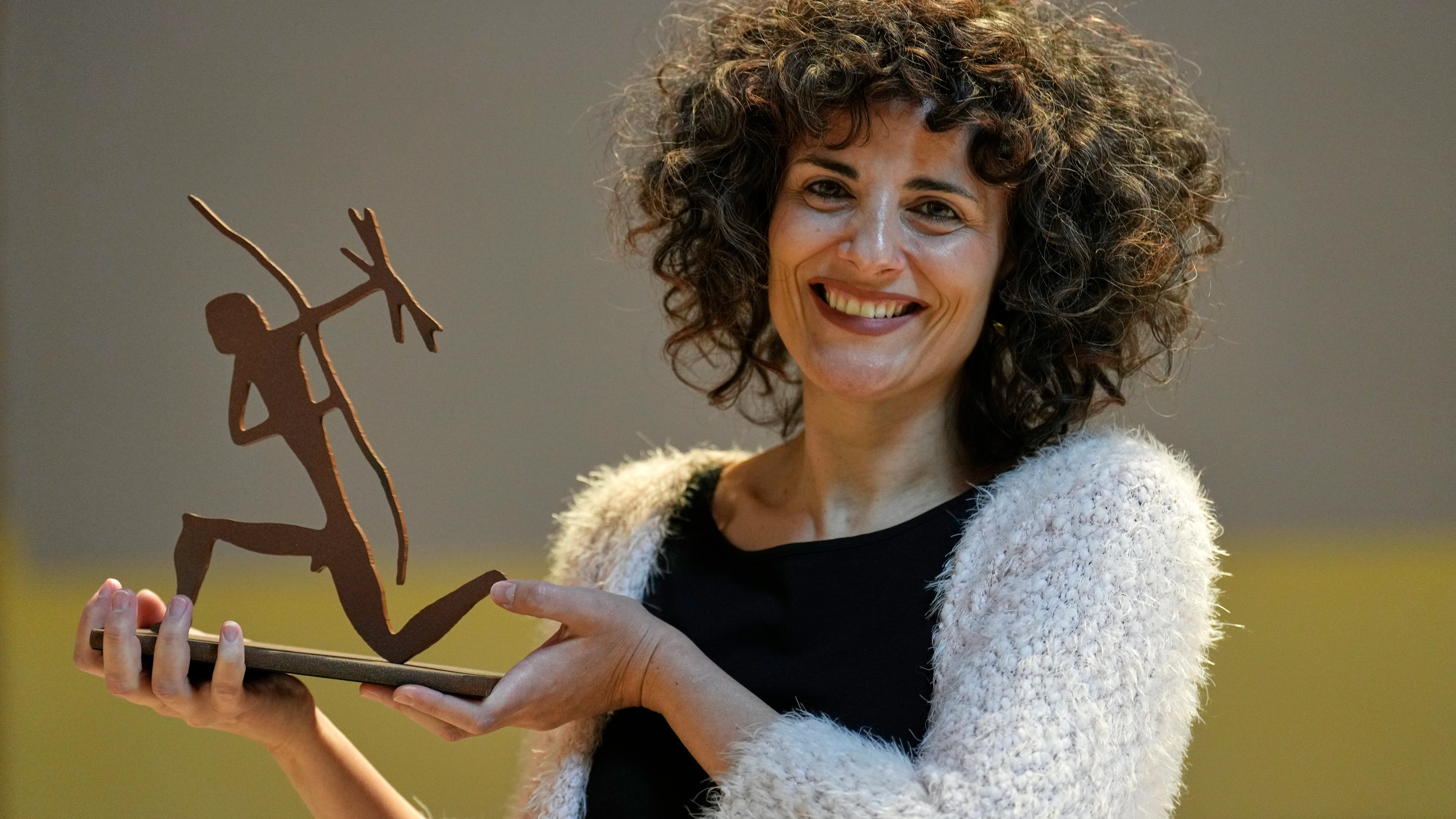 Rosario Villajos gana el Premio Biblioteca Breve 2023