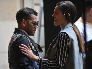 Dani Alves y Joana Sanz