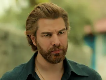 Avance del próximo capítulo de ‘Tierra Amarga’: Fikret a punto de dar con el asesino de Fekeli Avance del próximo capítulo de ‘Tierra Amarga’: Fikret a punto de dar con el asesino de Fekeli