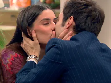 Andrea declara su amor a Alberto con unas emotivas palabras: “Ahora me tienes a mí” Andrea declara su amor a Alberto con unas emotivas palabras: “Ahora me tienes a mí”
