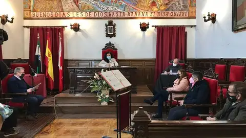 Un pleno en el ayuntamiento de Alburquerque, Badajoz Municipalidad