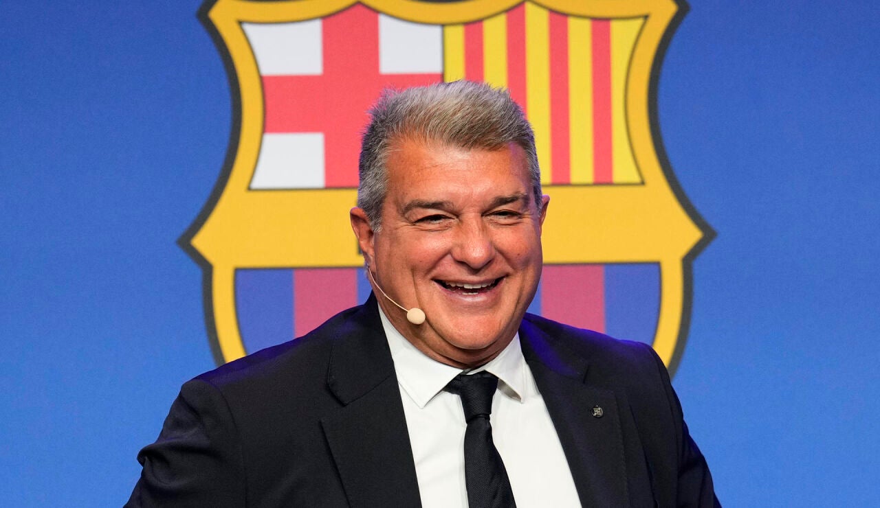 Joan Laporta, sonriente en rueda de prensa