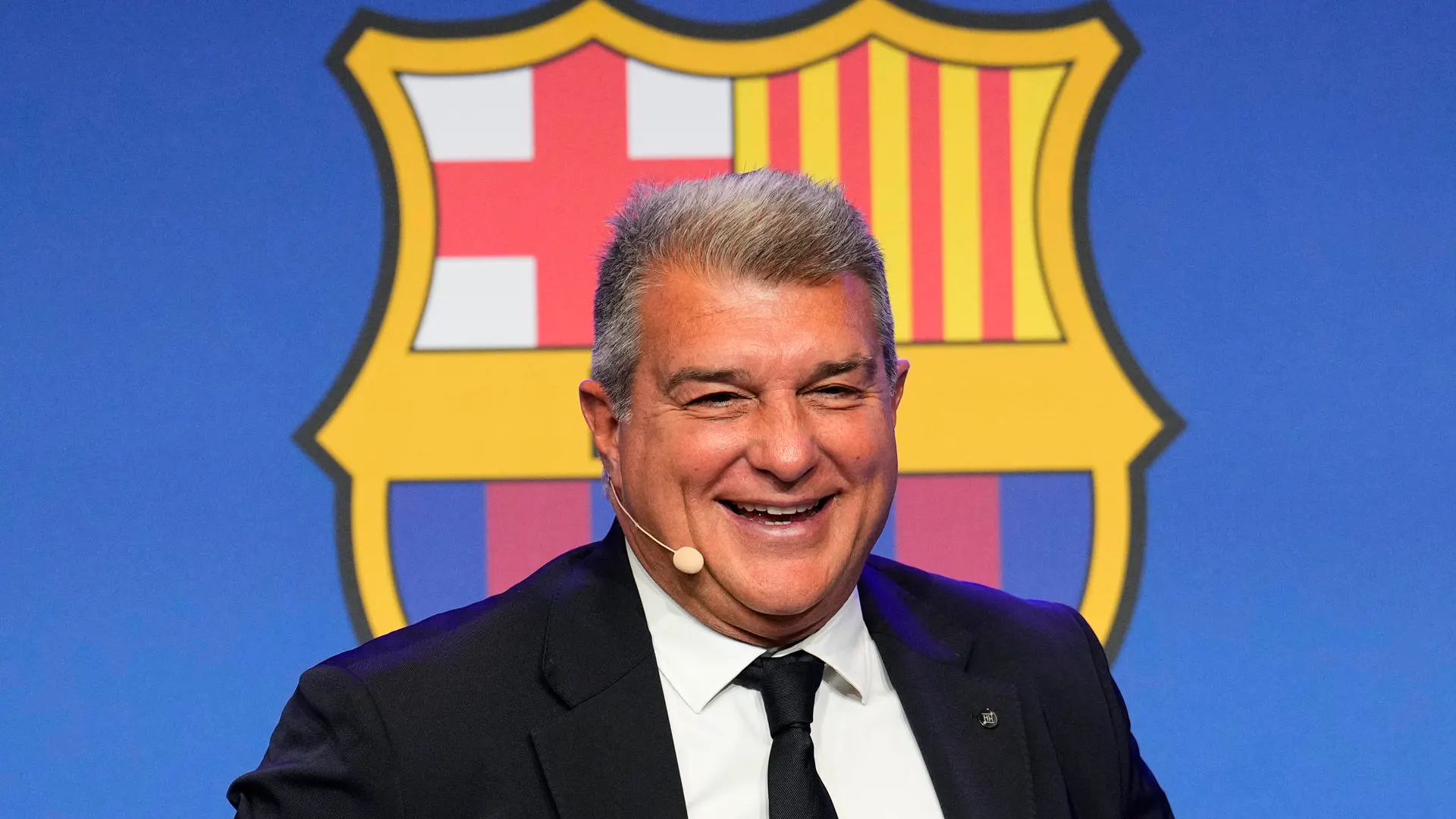 Joan Laporta, sonriente en rueda de prensa Joan Laporta, sonriente en rueda de prensa