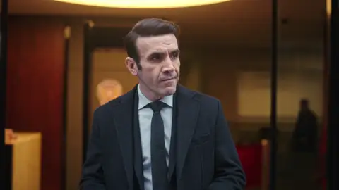 Avance de ‘Secretos de familia’: Yekta, dispuesto a todo para que Ceylin vuelva a la cárcel mientras Pars intentará evitarlo Avance de ‘Secretos de familia’: Yekta, dispuesto a todo para que Ceylin vuelva a la cárcel mientras Pars intentará evitarlo