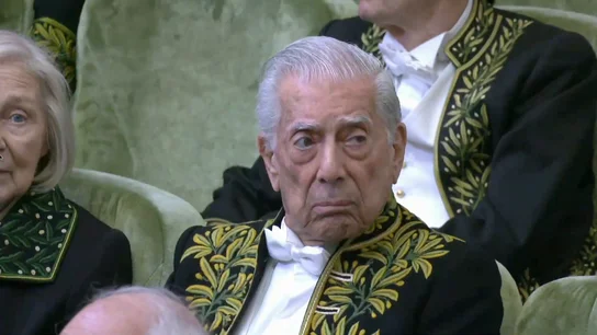 Mario Vargas Llosa ya es inmortal tras una ceremonia de ingreso en la Academia Francesa sin mensajes a Patricia Llosa Mario Vargas Llosa ya es inmortal tras una ceremonia de ingreso en la Academia Francesa sin mensajes a Patricia Llosa