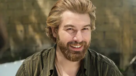 Resumen semanal de 'Tierra Amarga': El triunfo de Fikret frente a nuevas mentiras de Hakan Resumen semanal de 'Tierra Amarga': El triunfo de Fikret frente a nuevas mentiras de Hakan