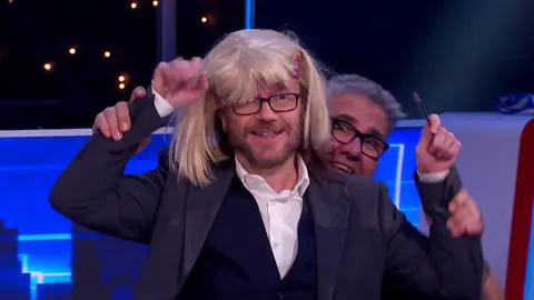 El cambio de look de Roberto Leal, Santiago Segura y Juan del Val con peluca rubia El cambio de look de Roberto Leal, Santiago Segura y Juan del Val con peluca rubia