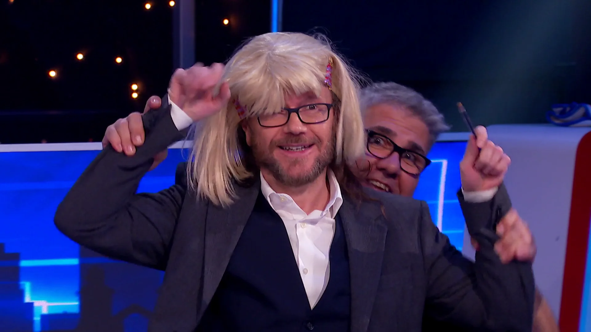 El cambio de look de Roberto Leal, Santiago Segura y Juan del Val con peluca rubia El cambio de look de Roberto Leal, Santiago Segura y Juan del Val con peluca rubia