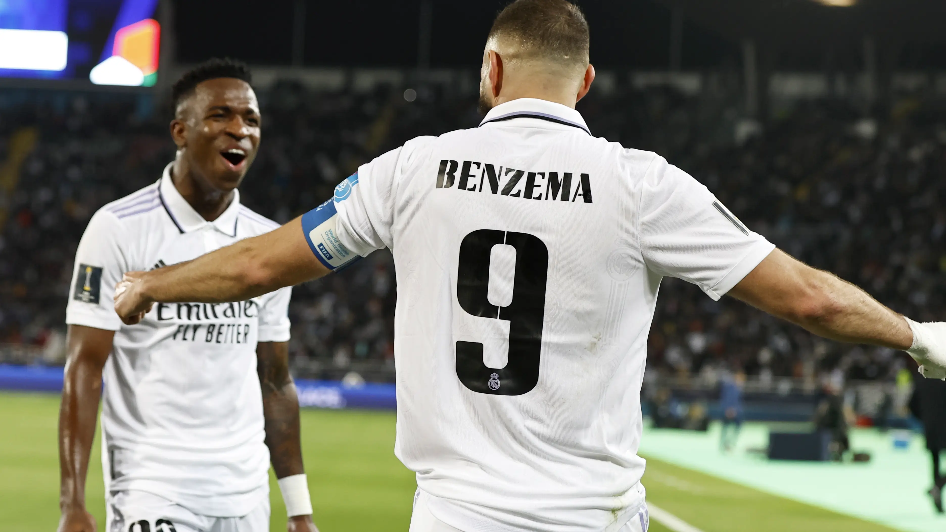 Benzema y Vinicius celebran el tanto del francés en la final del Mundial de Clubes Benzema y Vinicius celebran el tanto del francés en la final del Mundial de Clubes