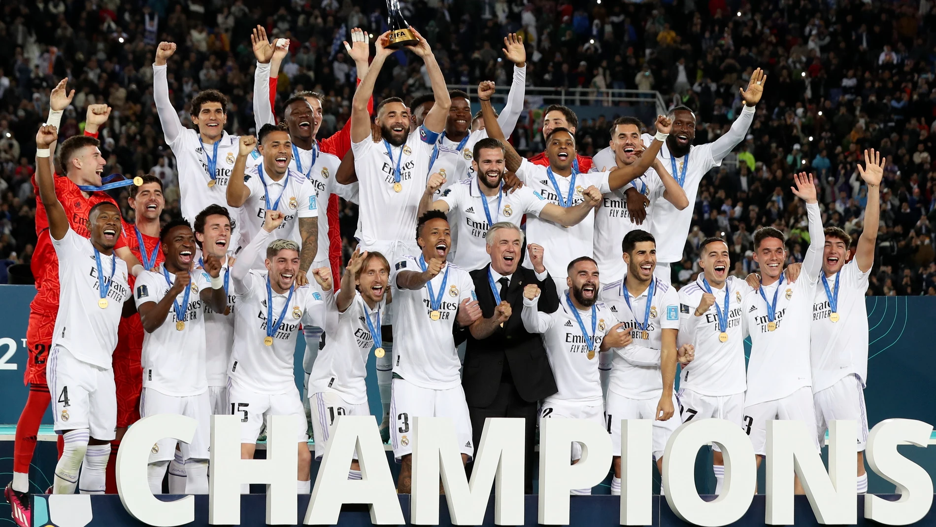 El Real Madrid levanta el trofeo del Mundial de Clubes 2023