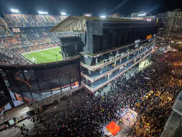 Manifestación de 15.000 valencianistas en los aledaños de Mestalla Manifestación de 15.000 valencianistas en los aledaños de Mestalla