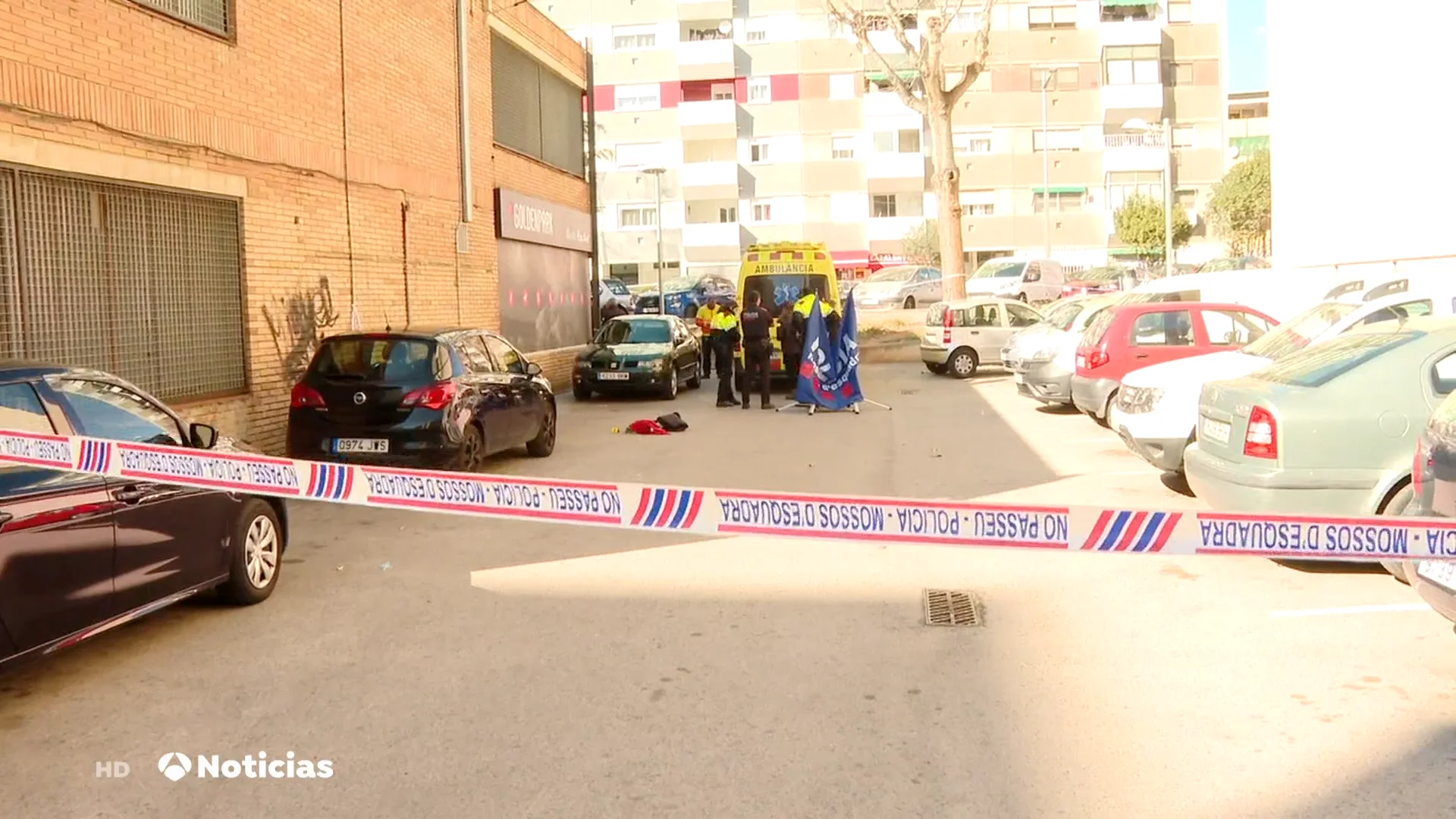 Matan a tiros a un hombre en el interior de su coche en Barcelona, el asesino se encuentra huido Matan a tiros a un hombre en el interior de su coche en Barcelona, el asesino se encuentra huido