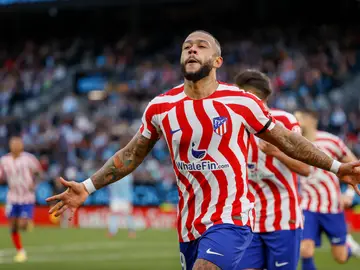 Memphis celebra su primer gol como rojiblanco Memphis celebra su primer gol como rojiblanco