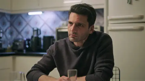 Ceylin le agradece a Ilgaz que siga a su lado a pesar de sus errores: “Ojalá no te vayas como mi padre” Ceylin le agradece a Ilgaz que siga a su lado a pesar de sus errores: “Ojalá no te vayas como mi padre”