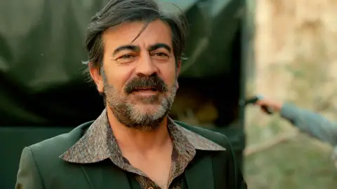 ¡Abdülkadir logra fugarse de prisión gracias a su hermano y Hakan! ¡Abdülkadir logra fugarse de prisión gracias a su hermano y Hakan!