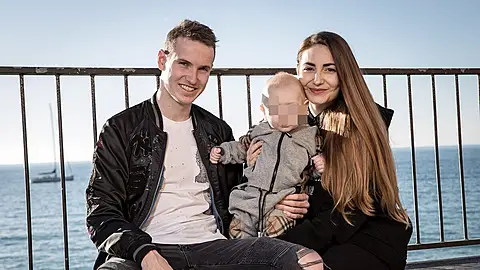 Jakub Jankto, junto a su mujer Markéta Ottomanská y su bebé en 2019 Jakub Jankto, junto a su mujer Markéta Ottomanská y su bebé en 2019