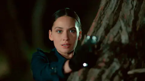 Betül intenta asesinar a Züleyha… ¡Pero no le sale bien su plan! Betül intenta asesinar a Züleyha… ¡Pero no le sale bien su plan!