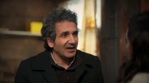 ¡Orhan le cuenta a Şengül que Emir ha despertado!: ¿Su familia retirará la denuncia para que Oğulcan salga de la cárcel? ¡Orhan le cuenta a Şengül que Emir ha despertado!: ¿Su familia retirará la denuncia para que Oğulcan salga de la cárcel?