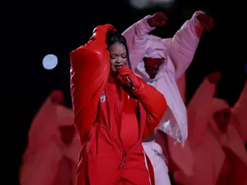 Rihanna, durante su actuación en la Super Bowl Rihanna, durante su actuación en la Super Bowl