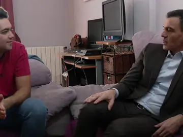 El joven con el que Sánchez habla del salario mínimo es hermano de un cargo socialista de Moncloa El joven con el que Sánchez habla del salario mínimo es hermano de un cargo socialista de Moncloa