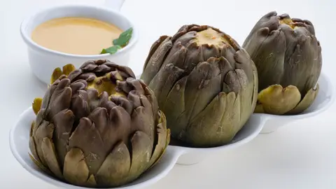 Receta de alcachofas con vinagreta de anchoas a la que Arguiñano no se resiste Receta de alcachofas con vinagreta de anchoas a la que Arguiñano no se resiste