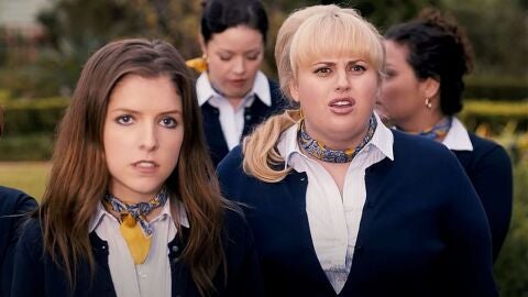 Rebel Wilson y Anna Kendrick en 'Dando la nota'