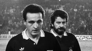 Enríquez Negreira, a la izquierda, durante un partido en 1990 Enríquez Negreira, a la izquierda, durante un partido en 1990