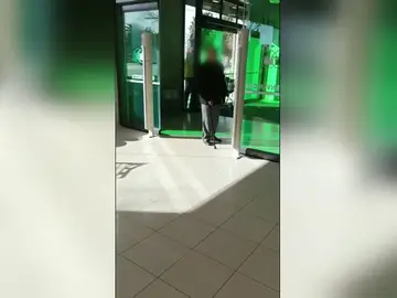 El abusador se saltó dos veces la orden de alejamiento El abusador se saltó dos veces la orden de alejamiento