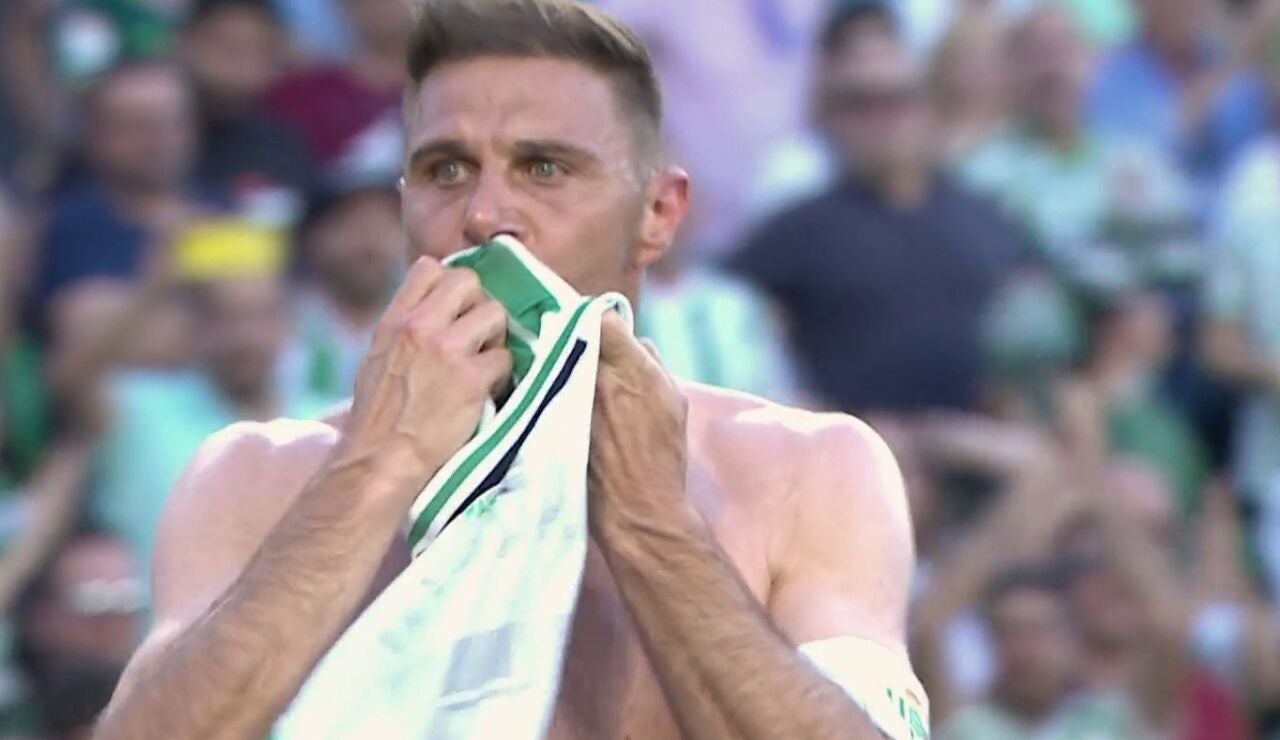 Joaquín, el capitán que se ha convertido en referente en el Betis: actitud, arte y corazón