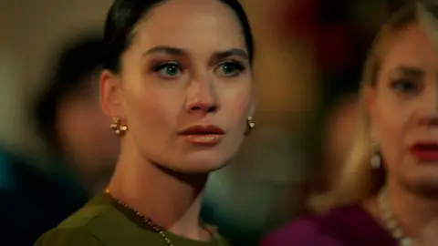 Çolak reaparece y humilla a Betül y Sermin frente a todos: “Habéis demostrado qué clase de mujeres sois” Çolak reaparece y humilla a Betül y Sermin frente a todos: “Habéis demostrado qué clase de mujeres sois”