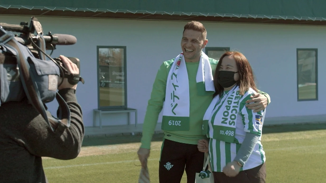 Joaquín bromea sobre las fronteras que traspasa el Betis Joaquín bromea sobre las fronteras que traspasa el Betis
