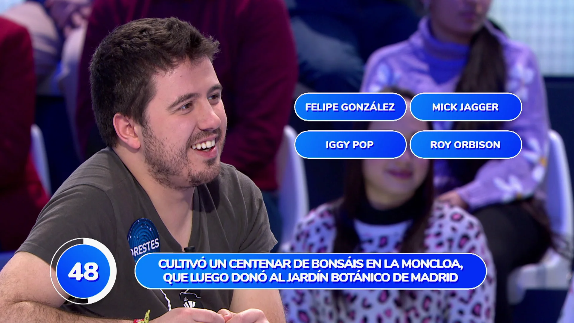 Orestes no siente la presi&oacute;n: Cuela un chiste entre acierto y acierto en el &lsquo;Una de Cuatro&rsquo; 
