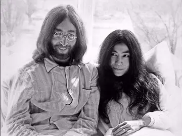 Yoko Ono y John Lennon Yoko Ono y John Lennon