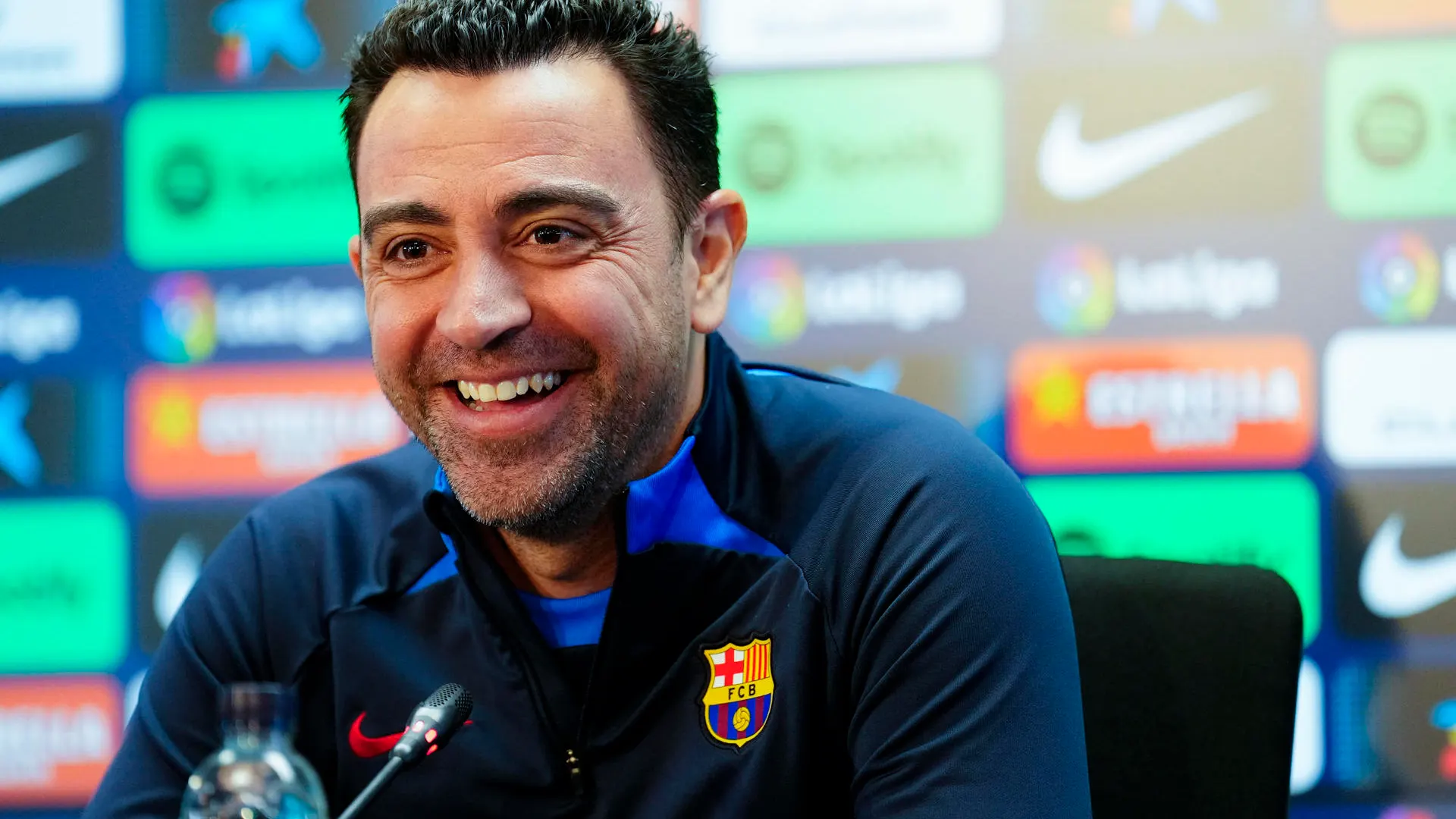 Xavi Hernández, en rueda de prensa en Barcelona Xavi Hernández, en rueda de prensa en Barcelona