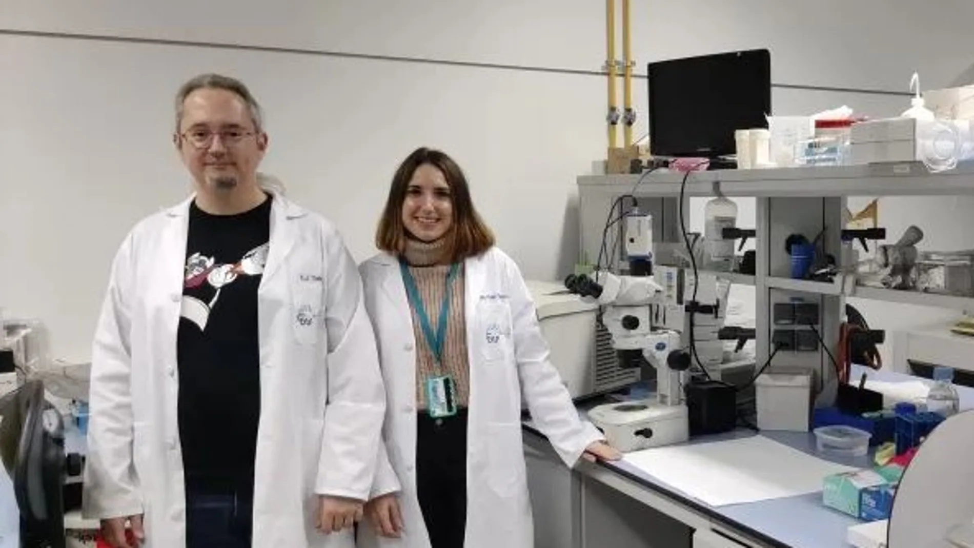 Enrique Cobos y Mª Carmen Ruiz, dos investigadores del departamento de Farmacología de la UGR