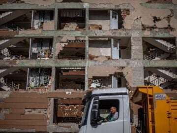 Un edificio en ruinas tras un nuevo terremoto en Turquía