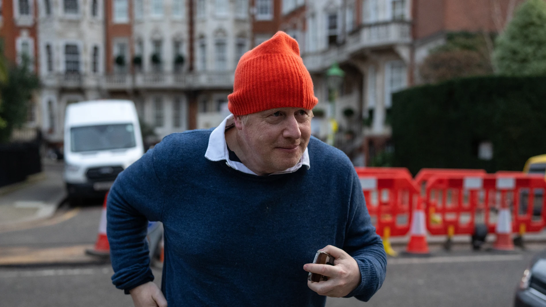 Boris Johnson vuelve a casa en Londres tras hacer &#39;running&#39; matutino